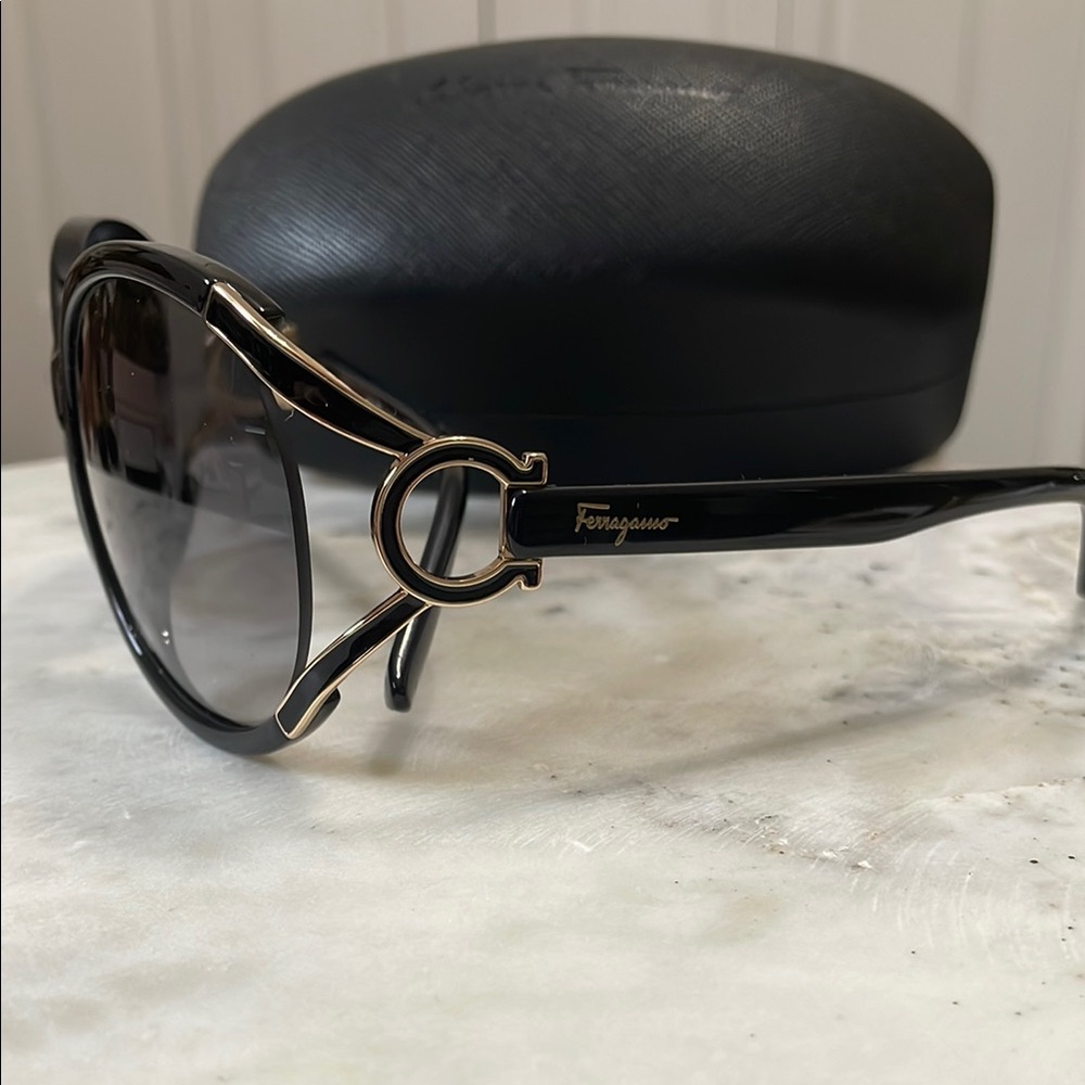 Authentic Salvatore Ferragamo SF600 Black and Gold Sunglasses - Picture 2 of 13